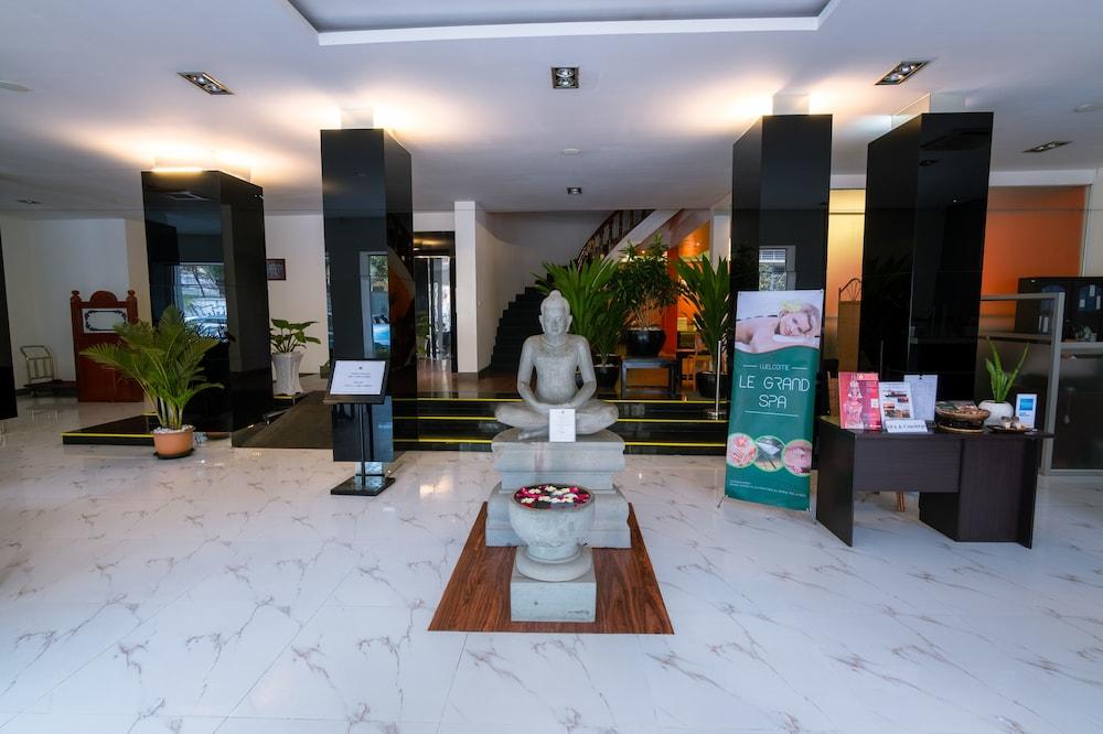 Altos Hotel Phnom Penh Exterior foto