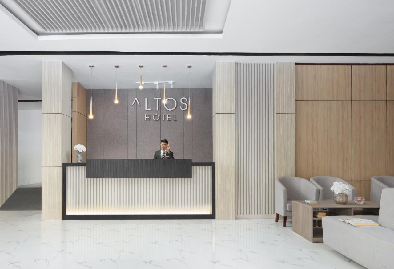 Altos Hotel Phnom Penh Exterior foto