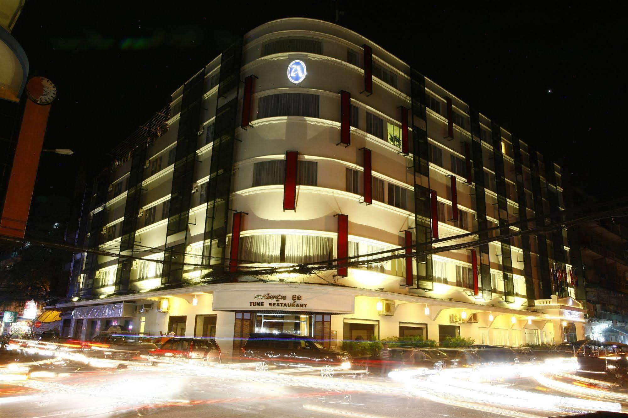 Altos Hotel Phnom Penh Exterior foto
